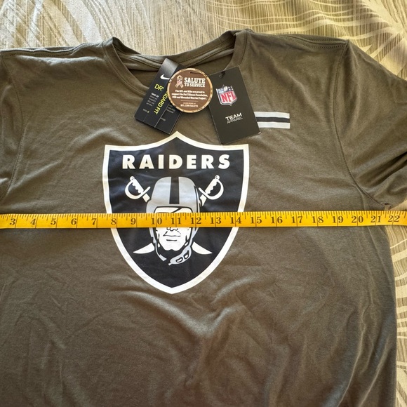 Brand new w/Tags Nike Las Vegas Raiders Salute to Service Dri-Fit T-shirt L - Picture 6 of 6